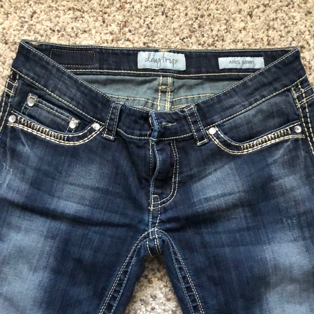 Daytrip Jeans - Picture 4 of 4